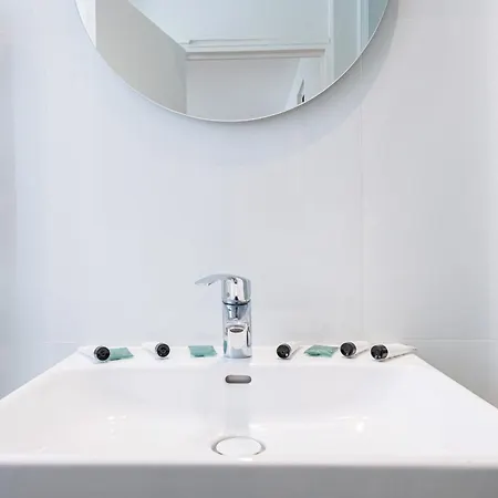 Pacino Flat - Invalides - Tour Eiffel - 4 Personnes - Cosy Apartament *